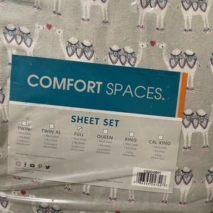 Kissing camels full size sheet set